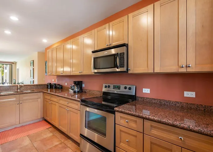 Ferienhaus Vibrant 3-bedroom With Amenities, Pools & Club Access *