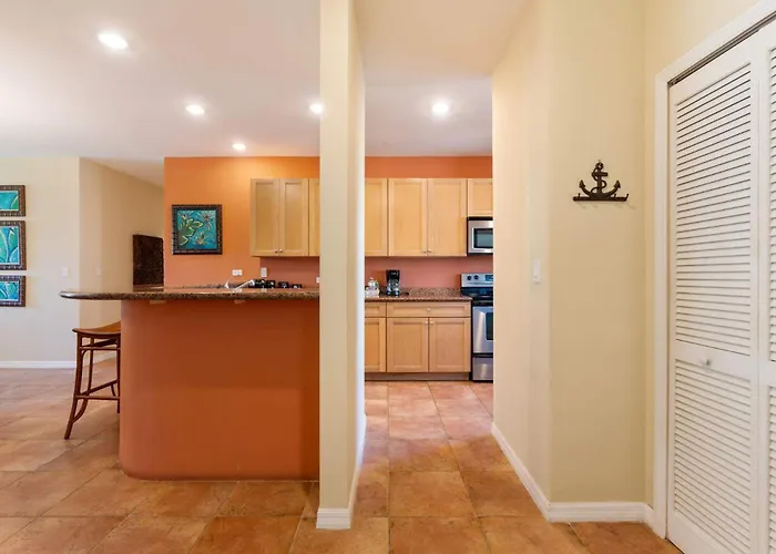 Ferienhaus Vibrant 3-bedroom With Amenities, Pools & Club Access Coco