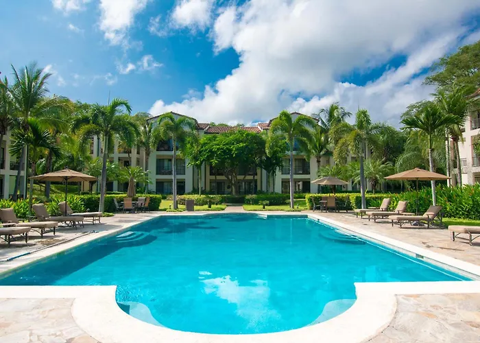 Vibrant 3-bedroom With Amenities, Pools & Club Access *