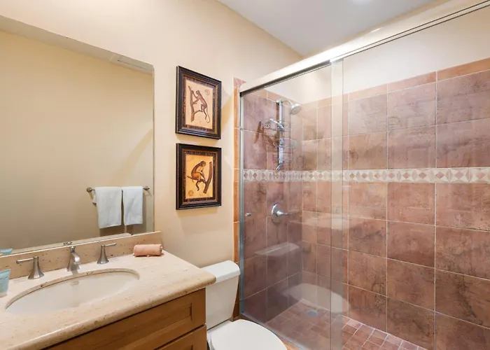 Vibrant 3-bedroom With Amenities, Pools & Club Access Ferienhaus